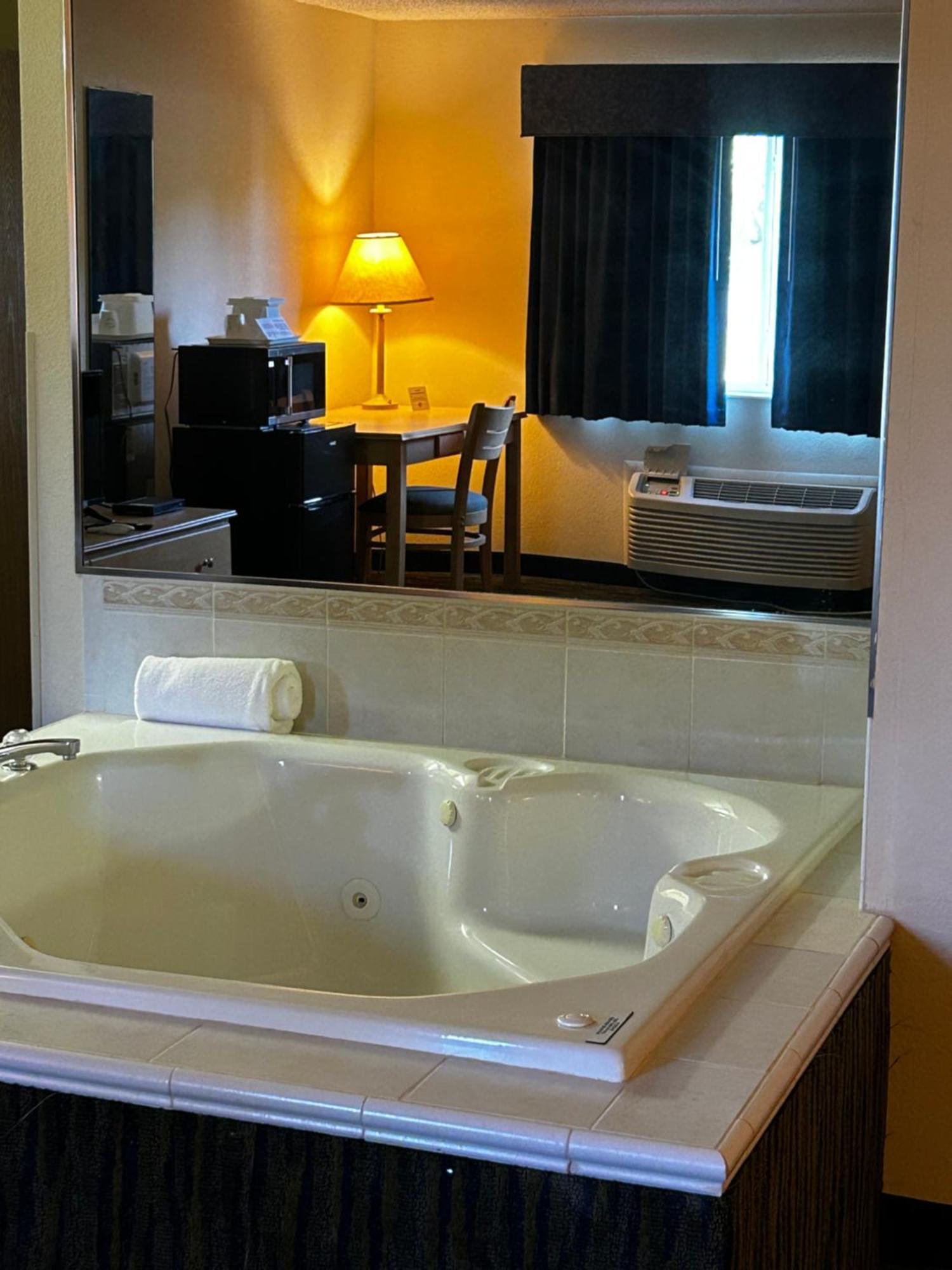 Ameristay Inn & Suites Waverly Luaran gambar